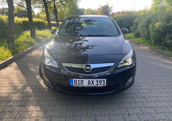 Opel Astra cena 27999 przebieg: 151000, rok produkcji 2011 z Trzebinia małe 466